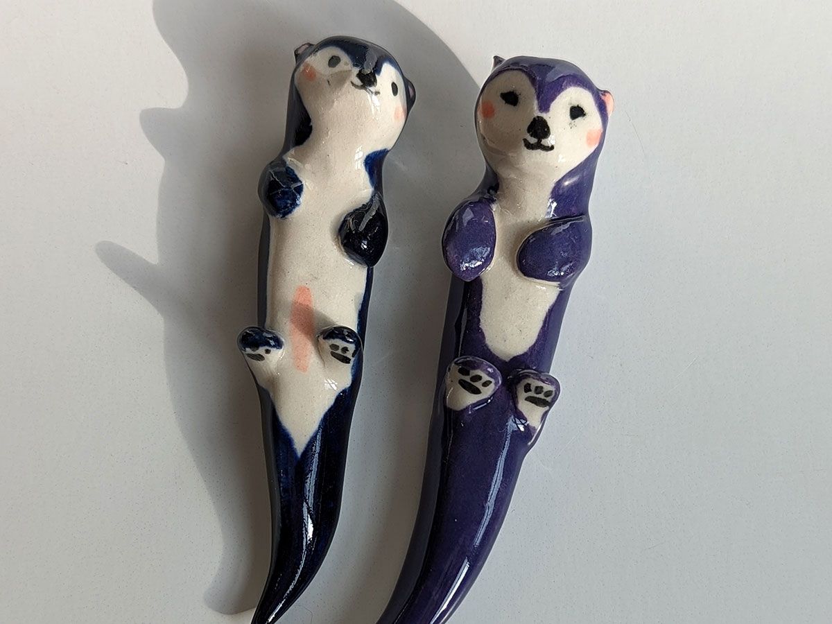 Figurine – Otter Couple – Blue – Image 2