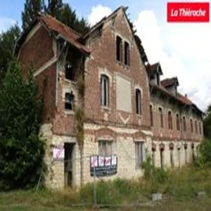 L&rsquo;ancien relais de poste abandonné (À Vendre)